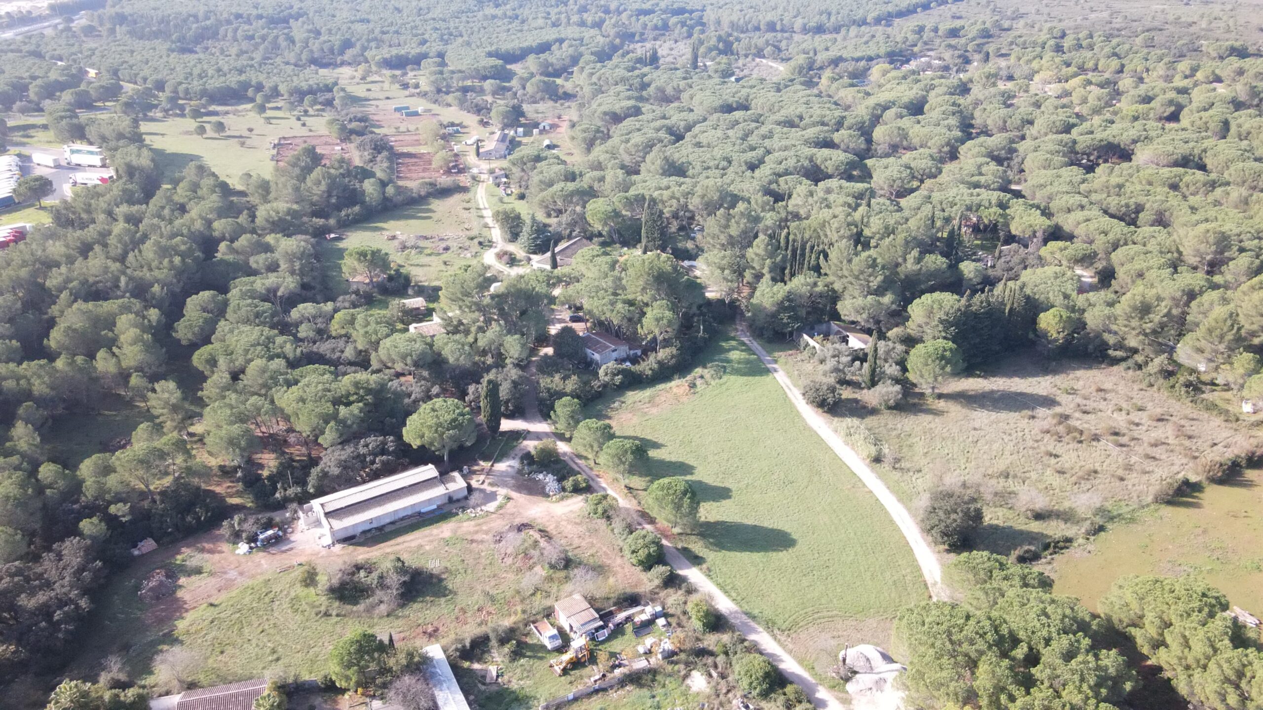 Vue aérienne estivale villetelle